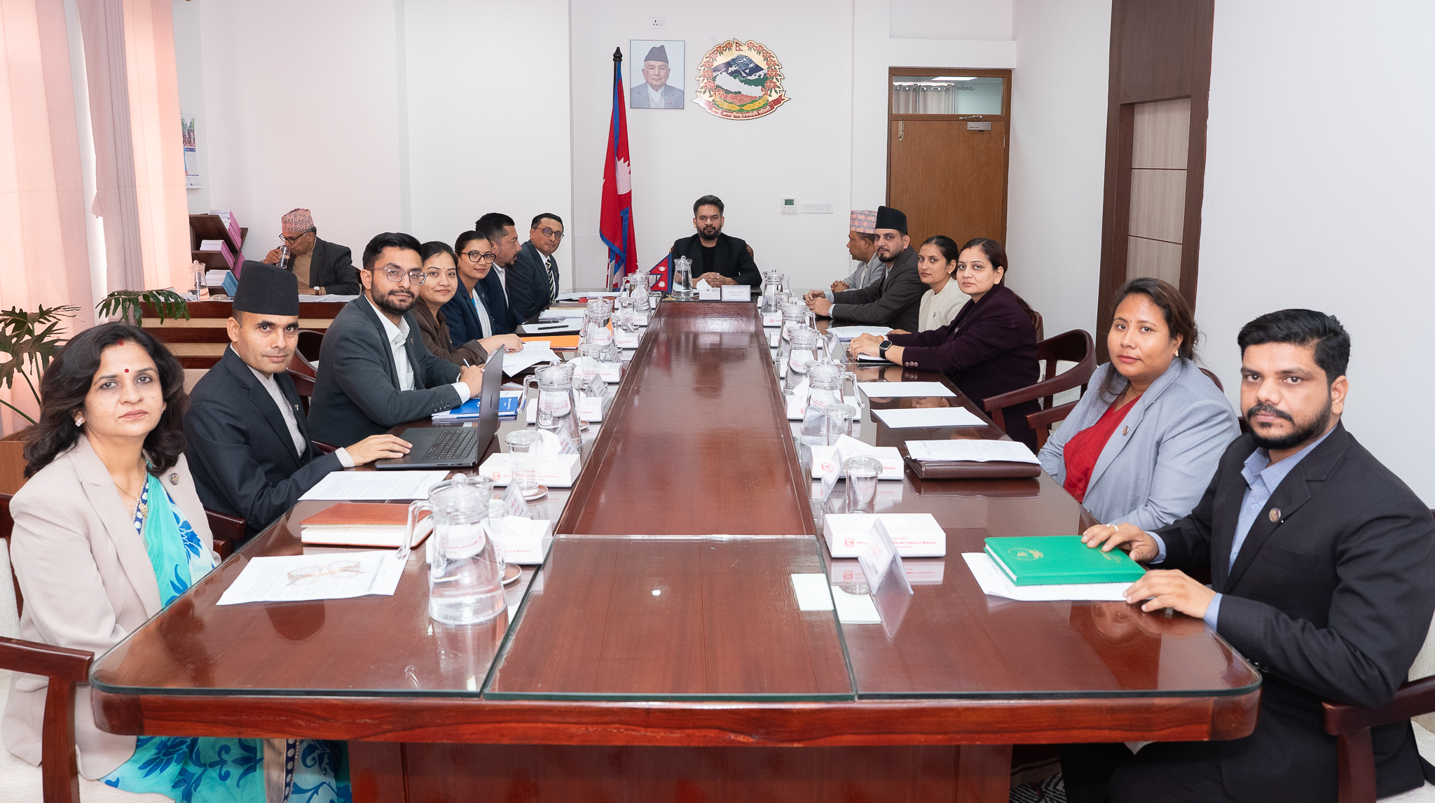 प्रधानमन्त्री वालेन्द्रले बाेलाए मन्त्रिपरिषद बैठक बस्दै